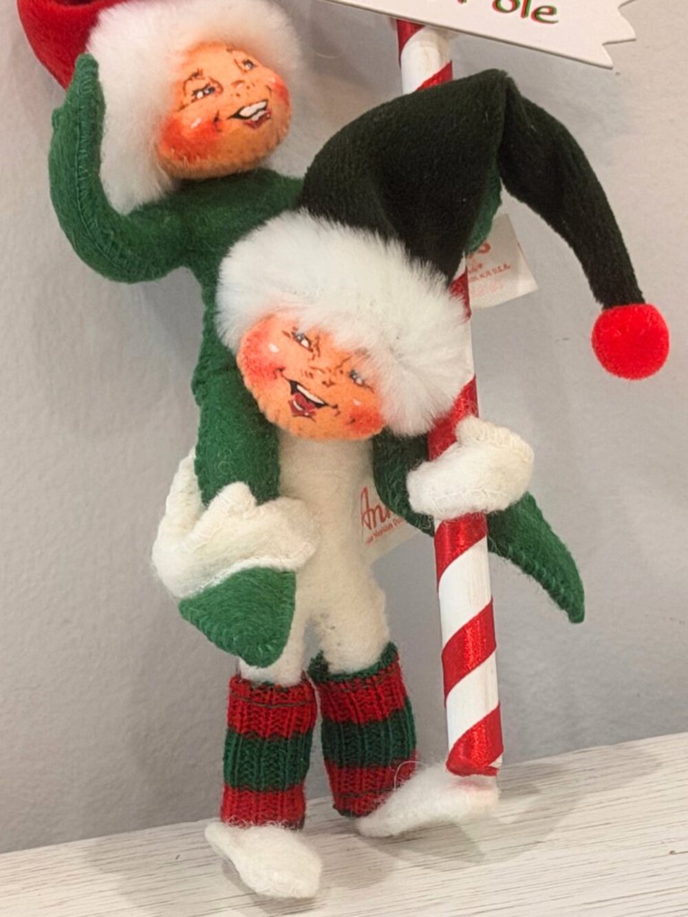 Annalee 2005 North Pole Elves Santa Hat with Pole Vintage Christmas Elf Decor 7" - Picture 2 of 8